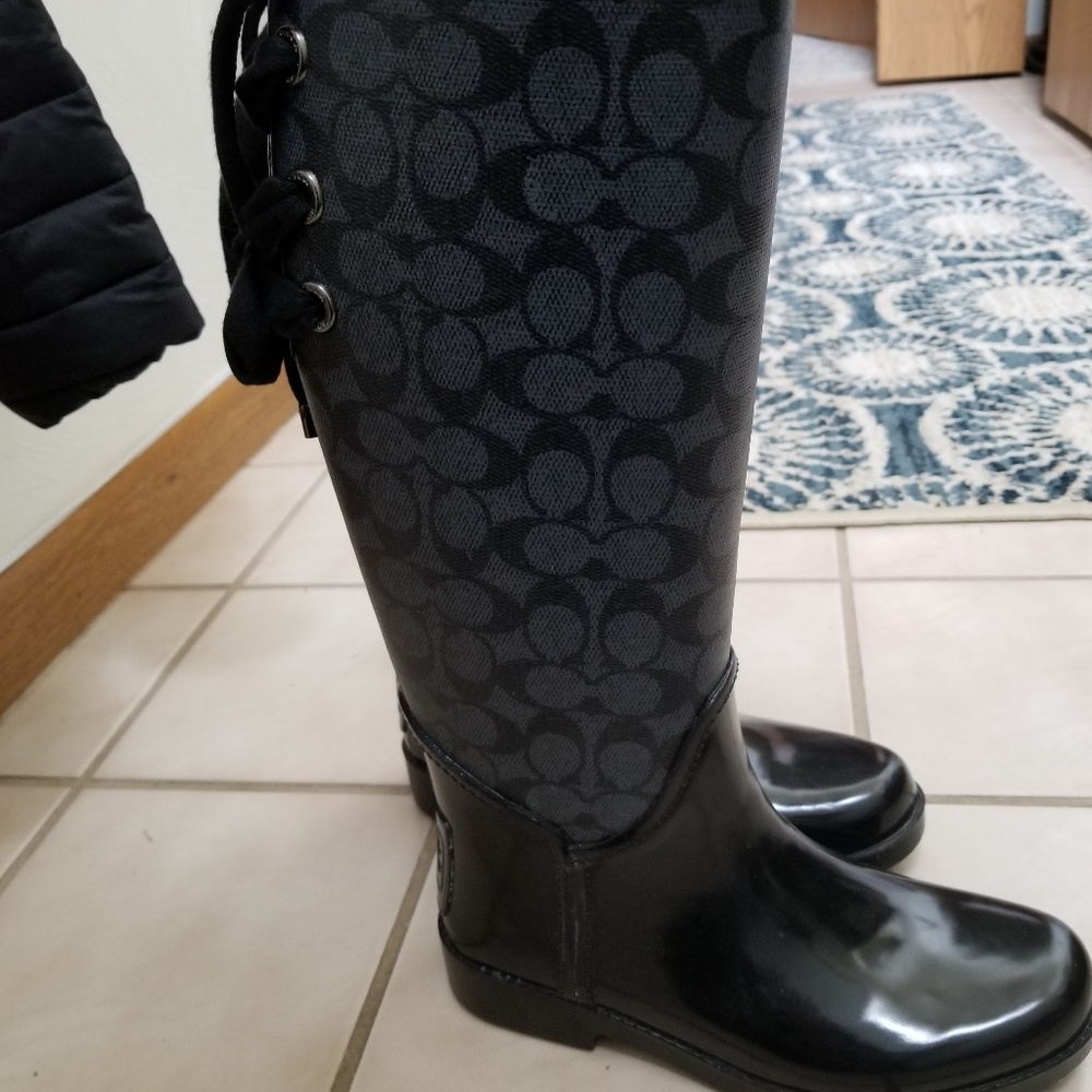 Coach Tristee Tall Rain boots size 8, fits like 7